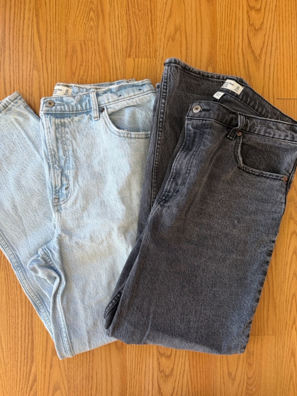 Abercrombie Curve Love 90s Straight Ultra High Rise Jeans sz 32 / 14 Bundle of 2